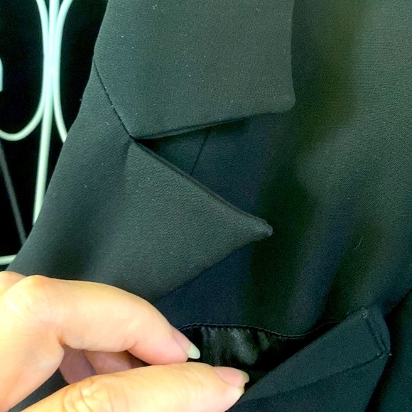 Forever 21 short black tuxedo style jacket - Picture 2 of 7